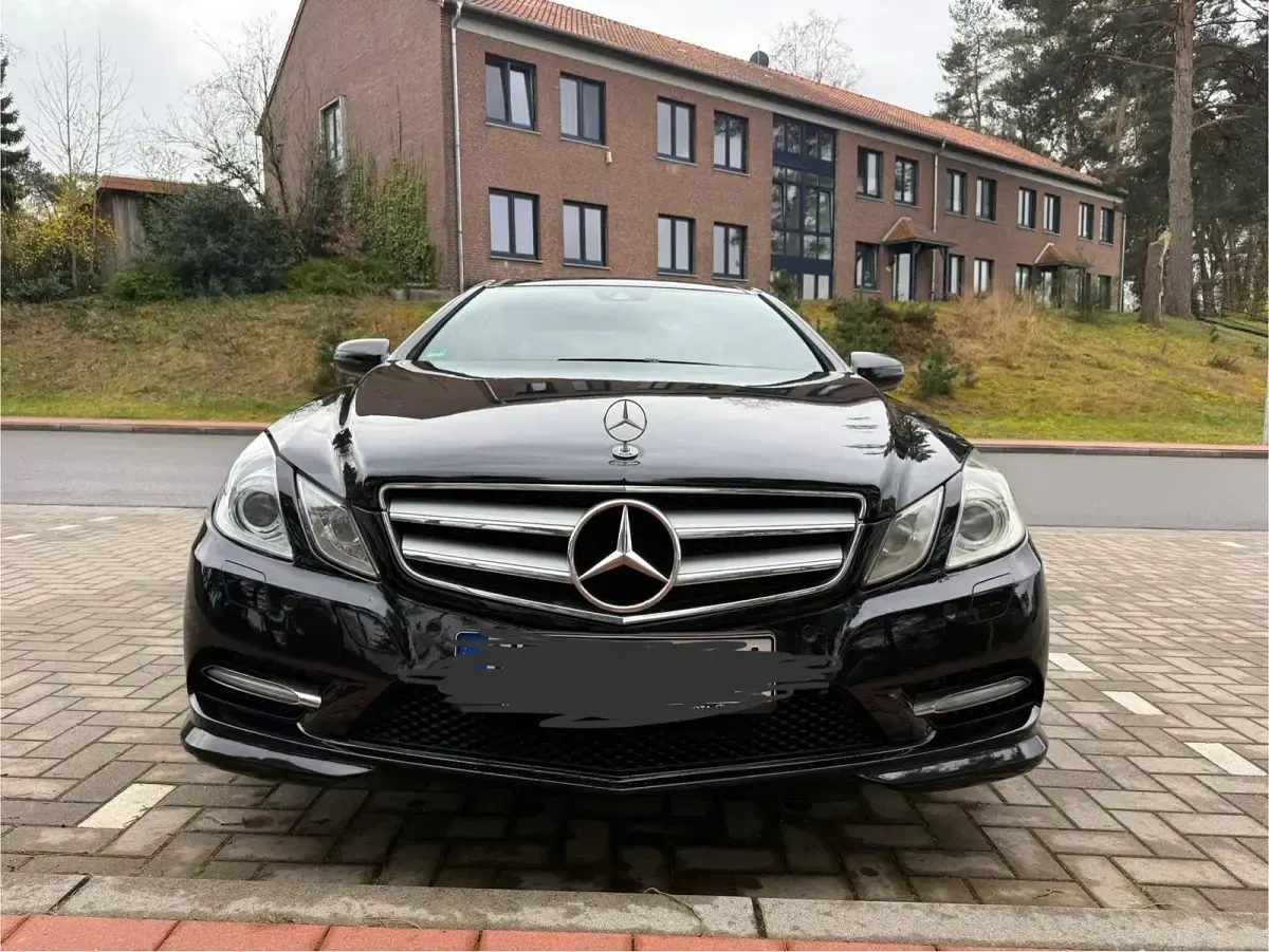 Gebraucht Mercedes E350 Avantgarde 292 PS (214 kW) 2009 Schwarz Coupé