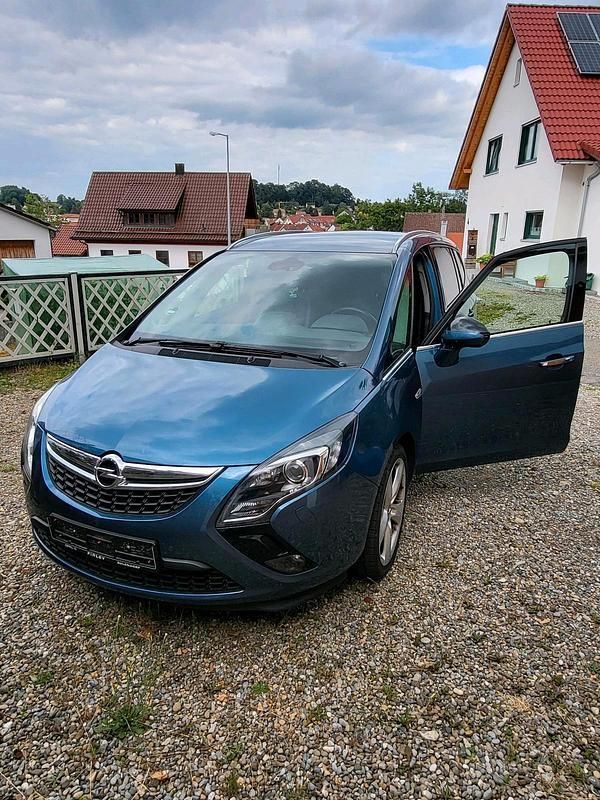 Blau Gebraucht 2013 Opel Zafira Tourer Van / Kleinbus | 8.800 € (Fairer Preis) - Bild 1/4