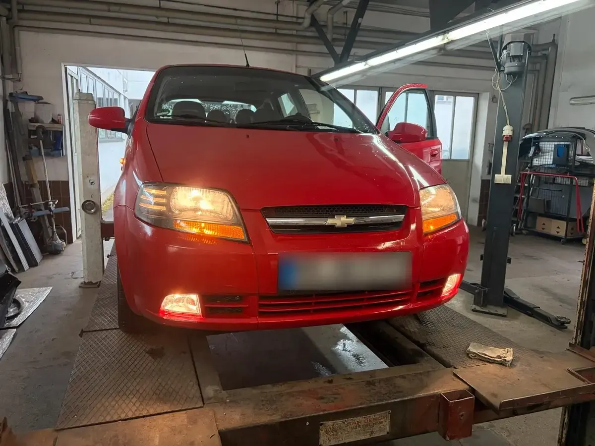Gebraucht Chevrolet Kalos 90 PS (66 kW) 2007 Rot Kleinwagen