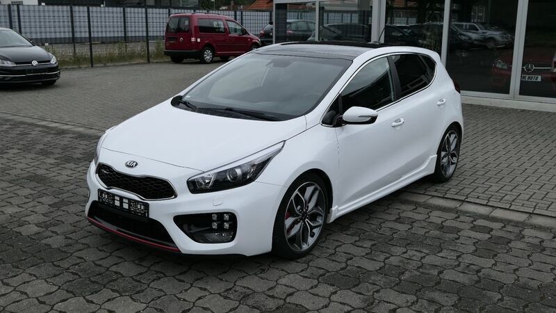 Weiß Gebraucht 2016 Kia Ceed GT Limousine | 14.990 € (Guter Preis) - Bild 1/4