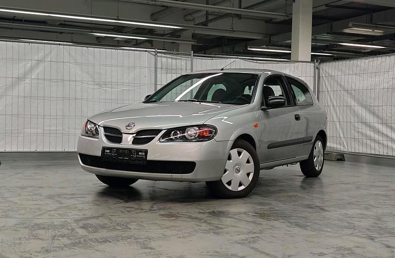 Silber Gebraucht 2002 Nissan Almera Kleinwagen | 3.490 € (Teuer) - Bild 1/4