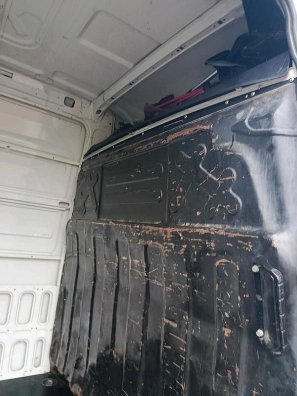 Gebraucht Iveco Daily 126 PS (92 kW) 2013 Weiß Van / Kleinbus