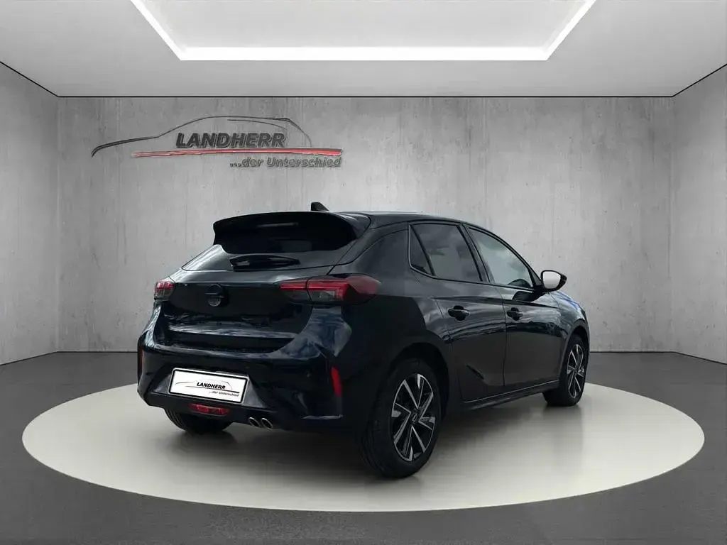 Używany Opel Corsa 131 KM (96 kW) 2024 Czarny Hatchback