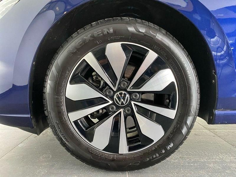 Używany VW Golf VIII Move 150 KM (110 kW) 2024 Niebieski Kombi