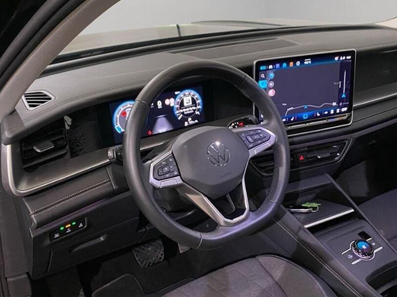 Gebraucht VW Tayron Life 150 PS (110 kW) 2025 Grenadillschwarz metallic SUV