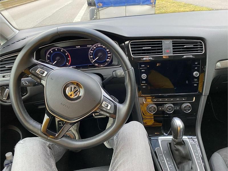 Gebraucht VW Golf VII Join 131 PS (96 kW) 2018 Limousine