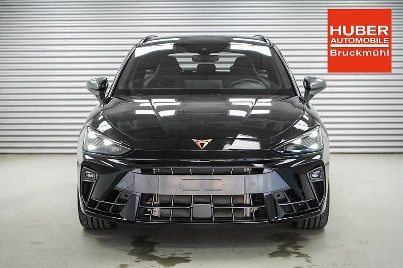 Gebraucht Cupra Leon VZ 333 PS (244 kW) 2025 Midnight black metallic (0e) Kombi