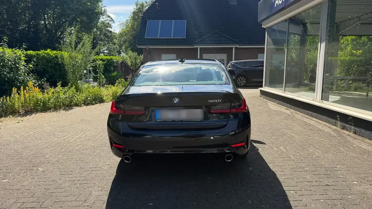 Gebraucht BMW 320 184 PS (135 kW) 2020 Schwarz Limousine
