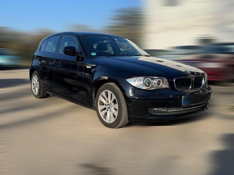 Gebraucht BMW 120 Advantage 177 PS (130 kW) 2010 Schwarz Kleinwagen
