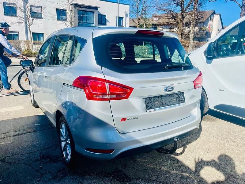 Gebraucht Ford B-MAX Titanium 105 PS (77 kW) 2015 Silber Van / Kleinbus