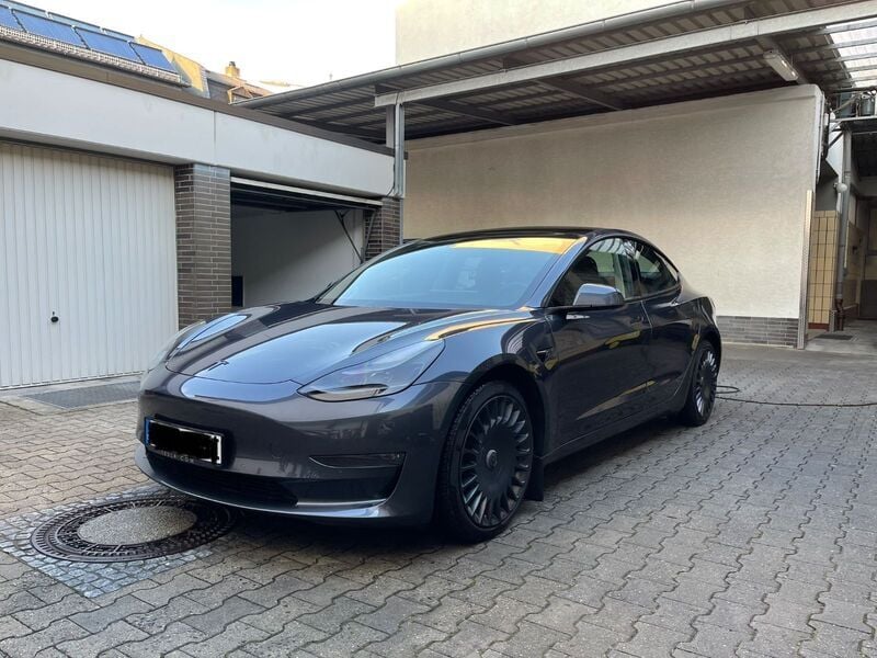 Verkauft Tesla Model 3 Performance AHK., gebraucht 2021, 34.290 km in  Neu-Isenburg