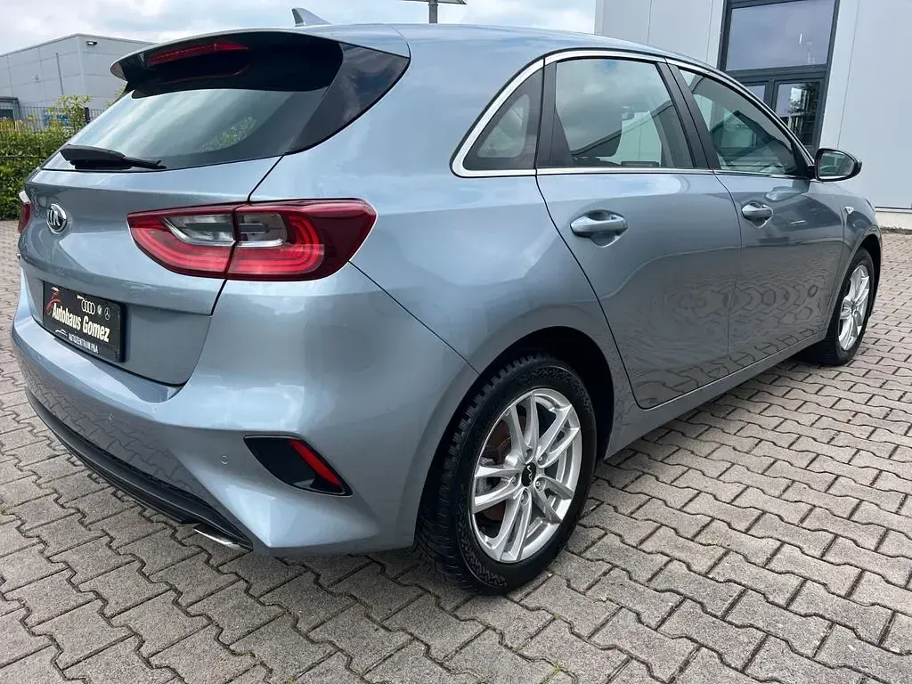 Gebraucht Kia Ceed Vision 140 PS (102 kW) 2019 Silber Kleinwagen
