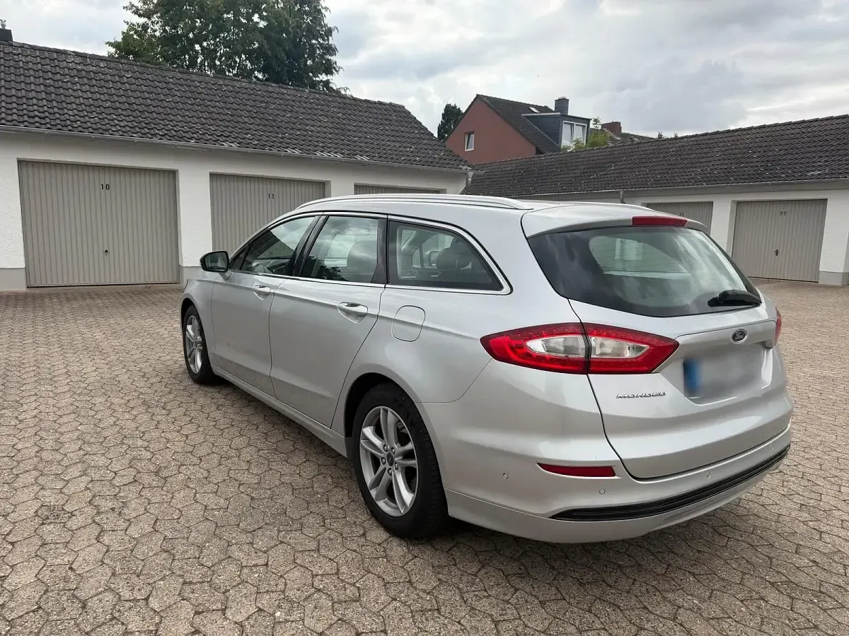 Gebraucht Ford Mondeo 150 PS (110 kW) 2016 Silber Kombi