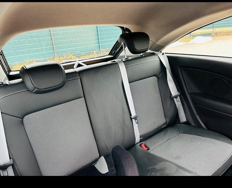 Gebraucht Opel Corsa 80 PS (58 kW) 2010 Schwarz Kleinwagen