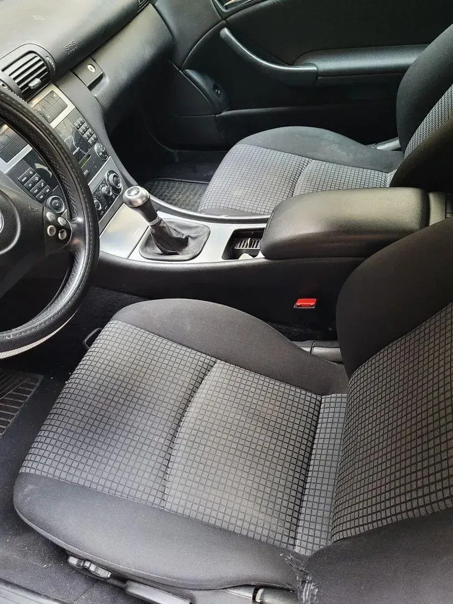 Gebraucht Mercedes C180 143 PS (105 kW) 2006 Schwarz Coupé