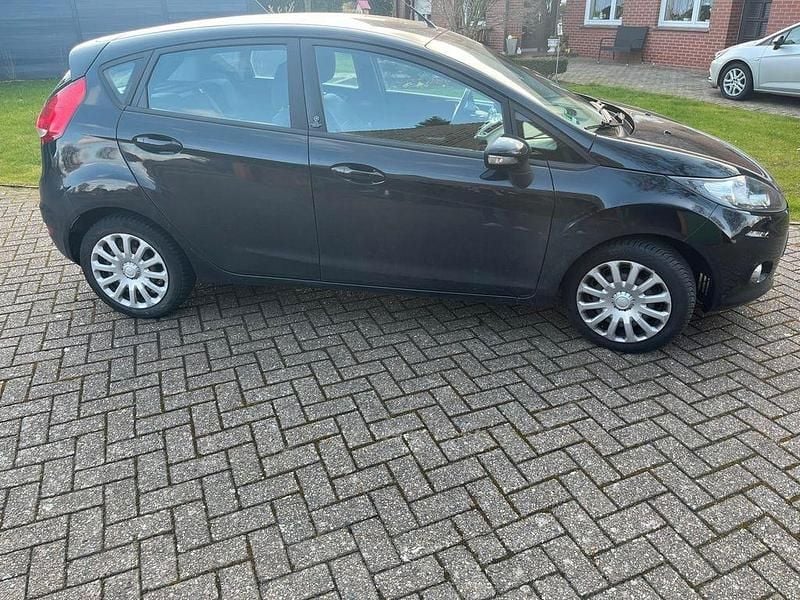 Gebraucht Ford Fiesta 82 PS (60 kW) 2012 Schwarz Kleinwagen
