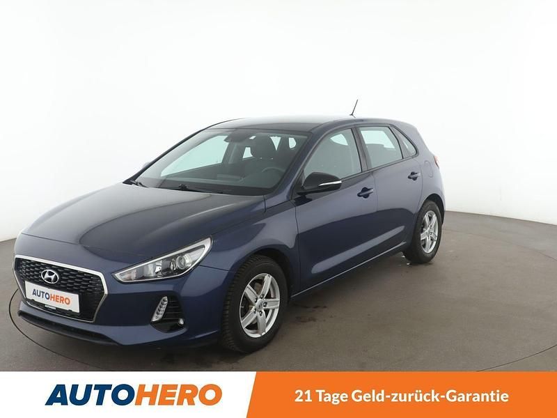 Blau Gebraucht 2017 Hyundai i30 Select Limousine | 11.240 € (Fairer Preis) - Bild 1/3