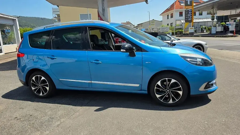 Gebraucht Renault Scenic E-Tech Bose Edition 132 PS (97 kW) 2016 Blau Van / Kleinbus