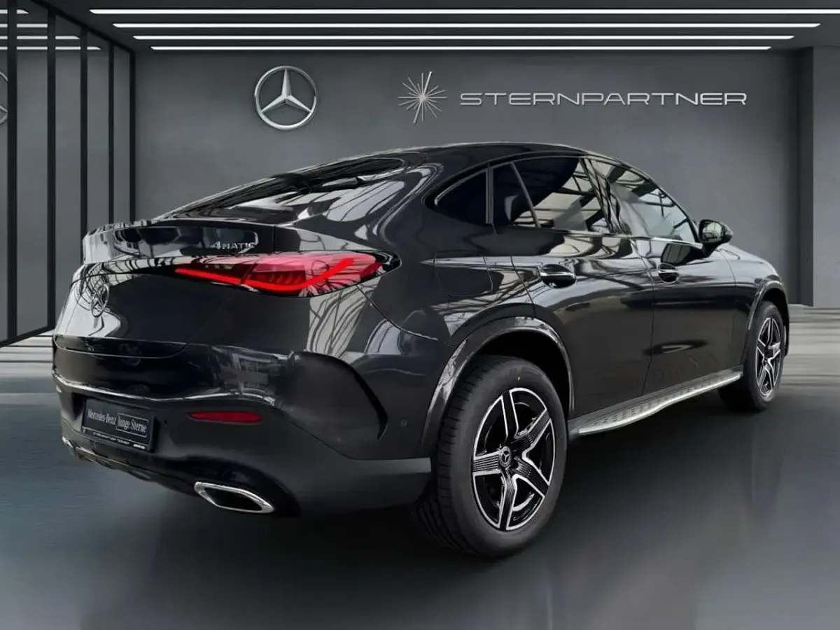 Gebraucht Mercedes GLC300e AMG 197 PS (144 kW) 2024 Grau Coupé