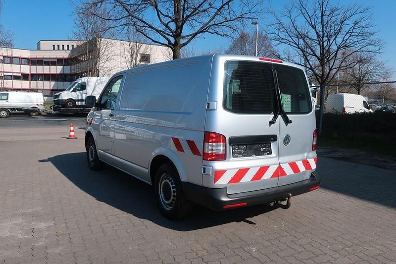 Gebraucht VW T5 140 PS (102 kW) 2014 Silber Van
