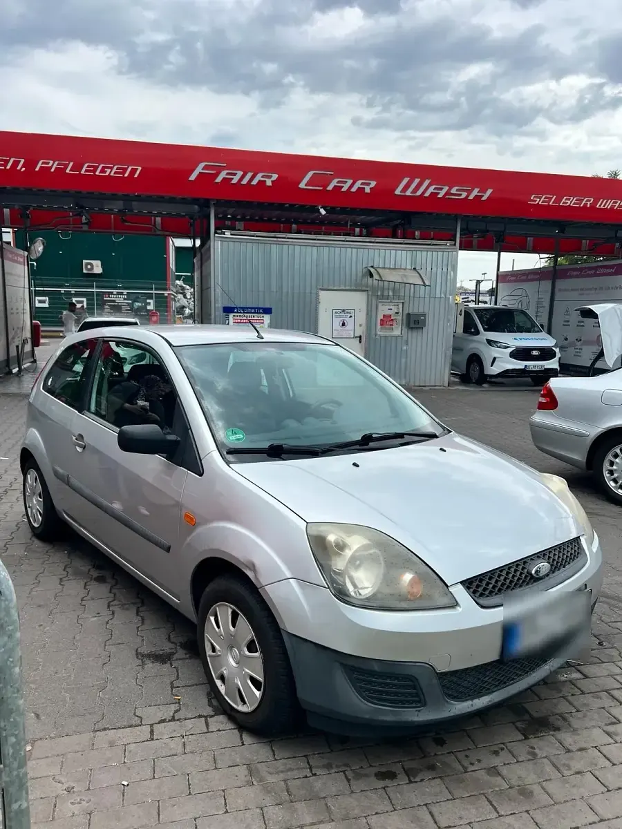Gebraucht Ford Fiesta 60 PS (44 kW) 2006 Grau Kleinwagen