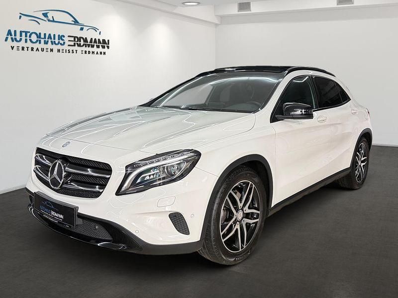 Gebraucht Mercedes GLA250 211 PS (155 kW) 2016 Weiß SUV