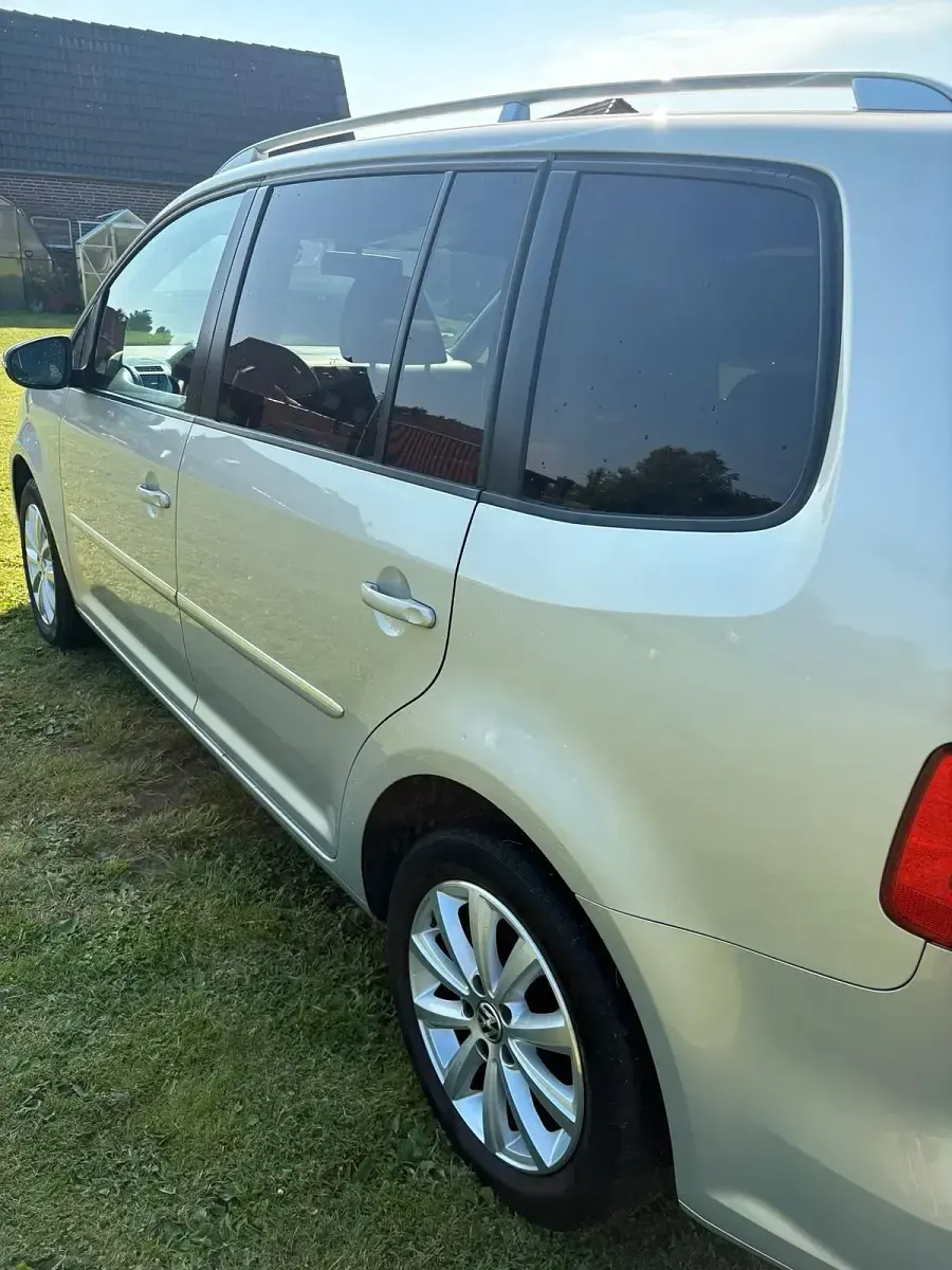Gebraucht VW Touran 140 PS (102 kW) 2011 Silber Van / Kleinbus