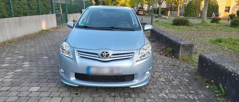 Gebraucht Toyota Auris 99 PS (72 kW) 2011 Blau Kleinwagen