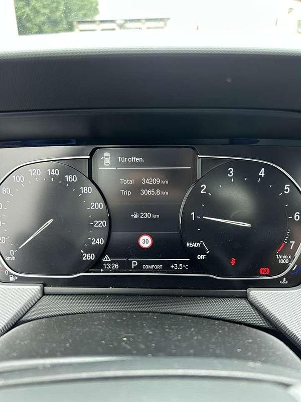 Grau Gebraucht 2020 BMW 118 Advantage Kleinwagen | 21.000 € (Fairer Preis) - Bild 1/4