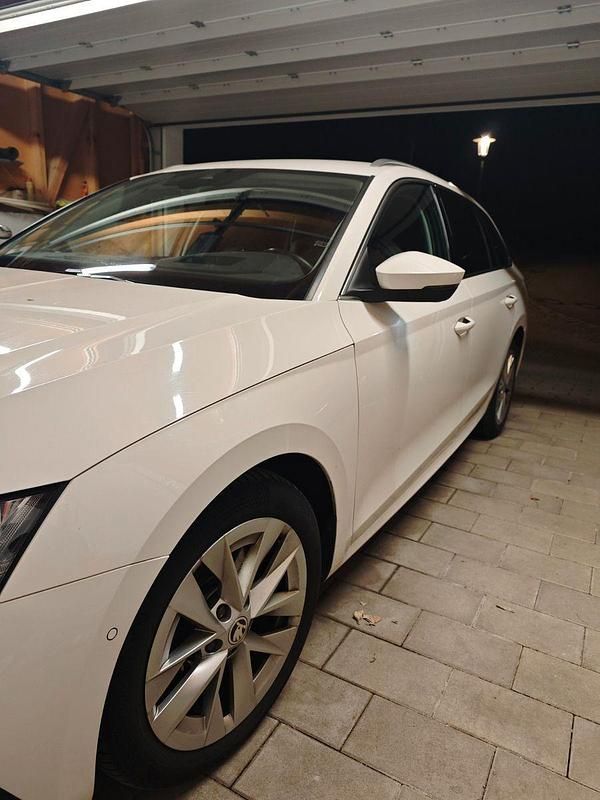 Gebraucht Skoda Octavia 150 PS (110 kW) 2020 Weiß Kombi