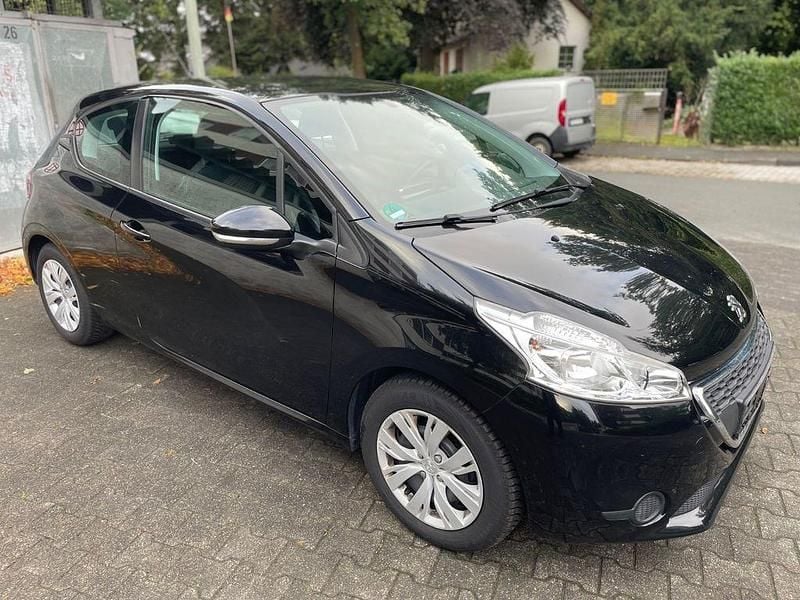 Schwarz Gebraucht 2014 Peugeot 208 Active Kleinwagen | 5.200 € (Guter Preis) - Bild 1/4