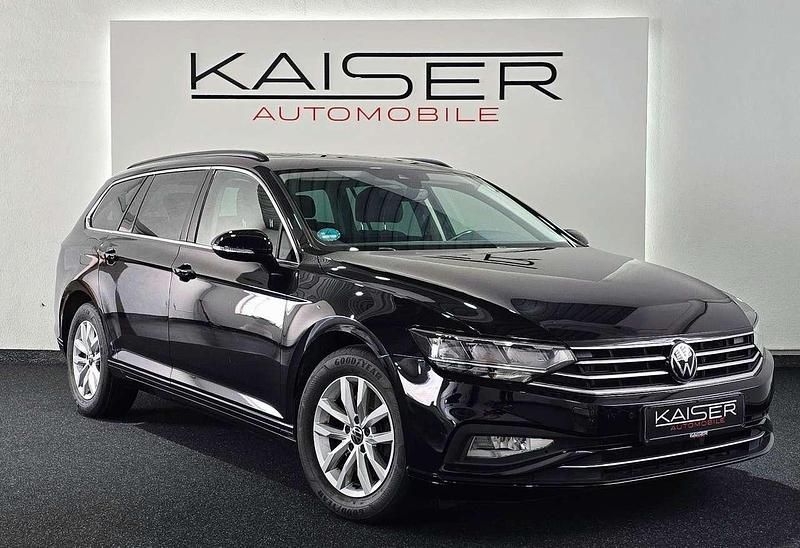 Schwarz Gebraucht 2021 VW Passat Business Kombi | 17.990 € (Fairer Preis) - Bild 1/4