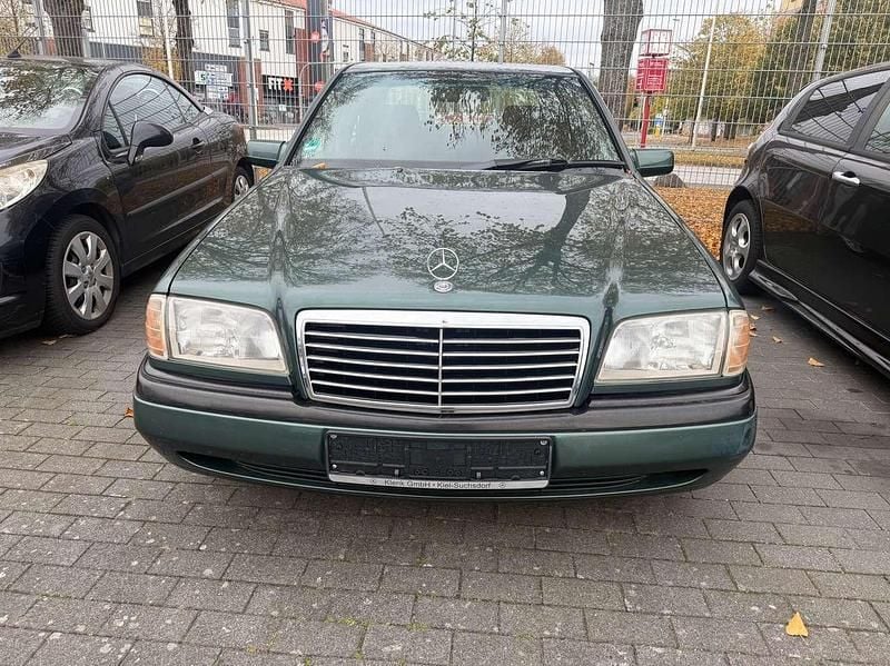 Grün Gebraucht 1994 Mercedes C180 Elegance Limousine | 3.850 € - Bild 1/4