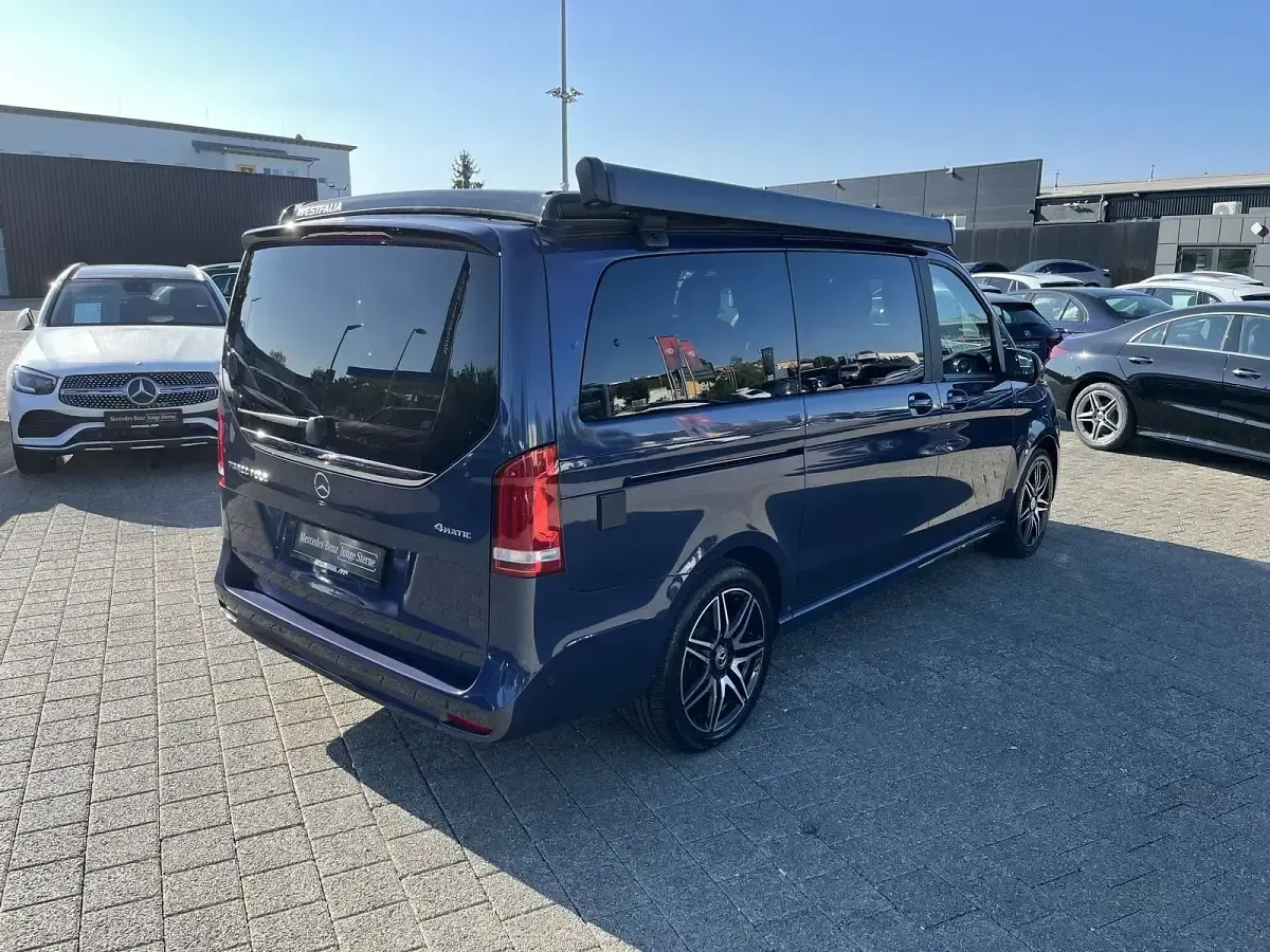 Gebraucht Mercedes V300 AMG line 237 PS (174 kW) 2024 Blau Van / Kleinbus