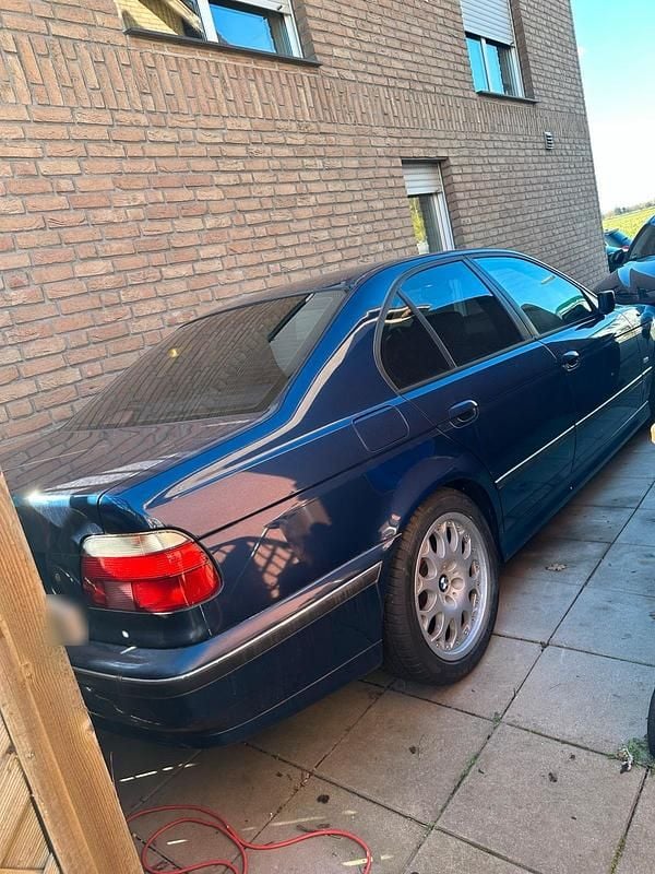 Gebraucht BMW 523 170 PS (125 kW) 1997 Blau Limousine