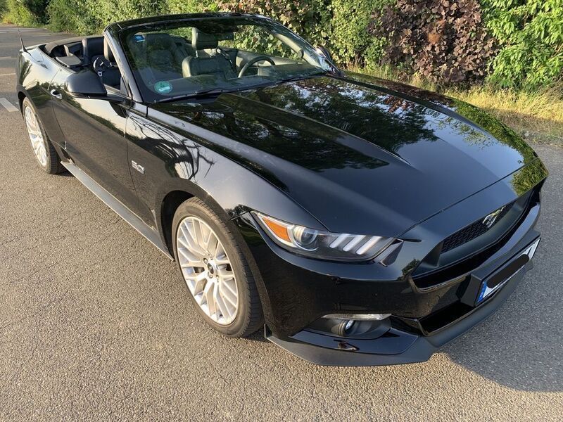 Gebraucht Ford Mustang GT Convertible 421 PS (309 kW) 2017 Schwarz Cabrio