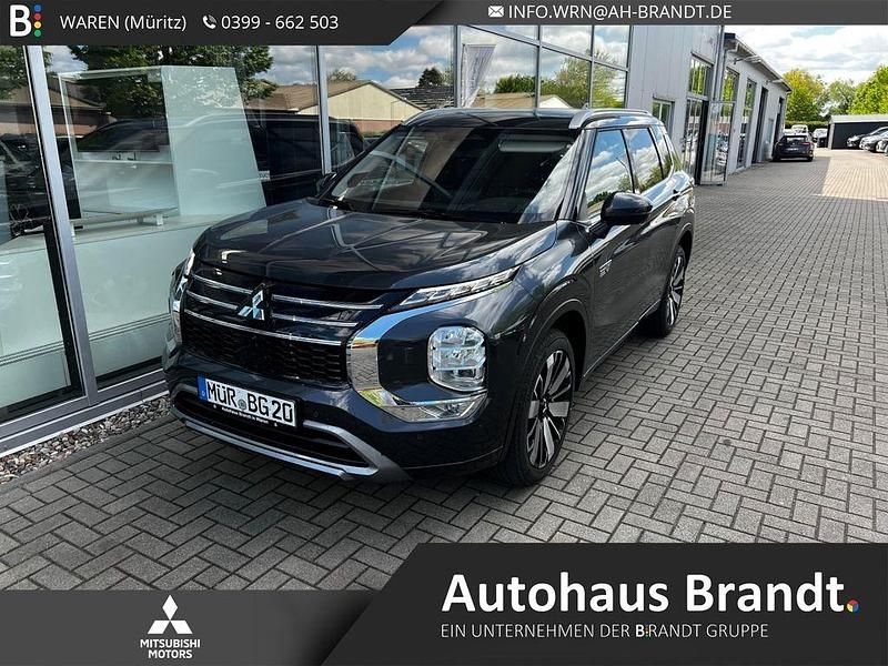 Grau Gebraucht 2025 Mitsubishi Outlander P-HEV Top SUV | 51.500 € - Bild 1/4