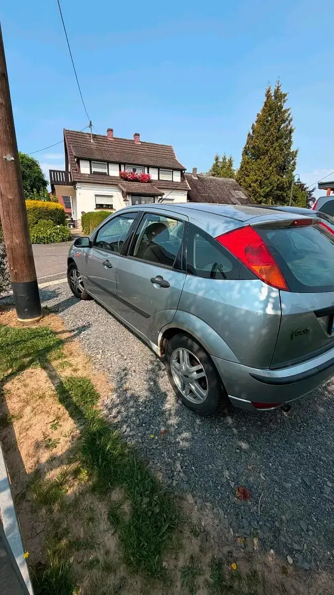 Gebraucht Ford Focus 116 PS (85 kW) 2003 Silber Kleinwagen
