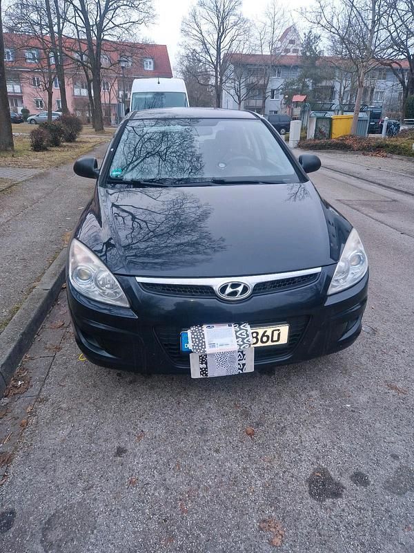 Schwarz Gebraucht 2008 Hyundai i30 Kleinwagen | 3.350 € (Fairer Preis) - Bild 1/4