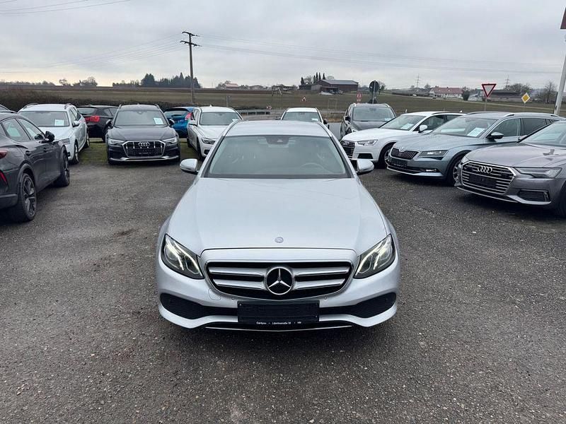 Gebraucht Mercedes E220 194 PS (142 kW) 2017 Silber Kombi