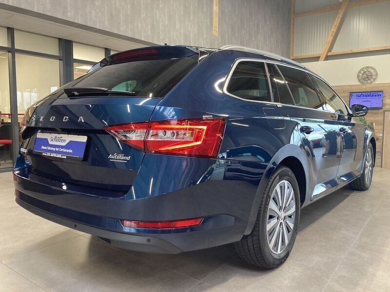 Gebraucht Skoda Superb Style 150 PS (110 kW) 2022 Blau Kombi