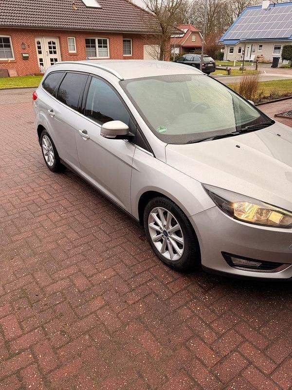 Gebraucht Ford Focus Titanium 125 PS (91 kW) 2017 Silber Kombi