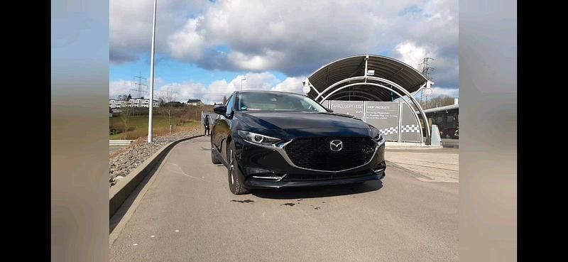 Schwarz Gebraucht 2022 Mazda 3 Selection Limousine | 19.990 € - Bild 1/4