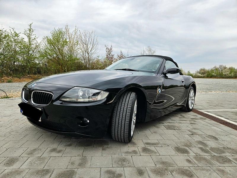 Schwarz Gebraucht 2005 BMW Z4 Sport Line Cabrio | 10.550 € (Teuer) - Bild 1/4