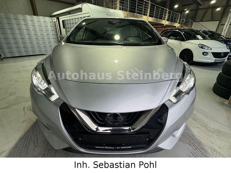 Gebraucht Nissan Micra Acenta 90 PS (66 kW) 2018 Silber Kleinwagen