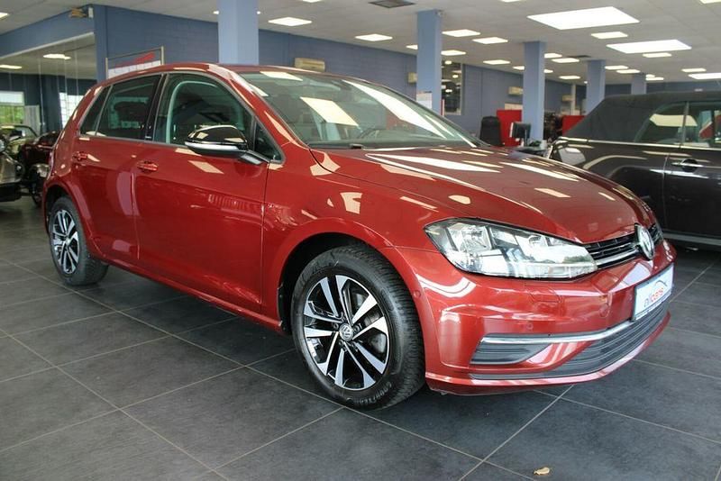 Rot Gebraucht 2019 VW Golf VII IQ Drive Limousine | 12.980 € (Guter Preis) - Bild 1/4