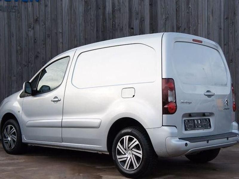 Gebraucht Citroën Berlingo 99 PS (72 kW) 2017 Silber Van / Kleinbus