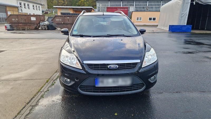 Schwarz Gebraucht 2009 Ford Focus Kombi | 1.550 € (Guter Preis) - Bild 1/4