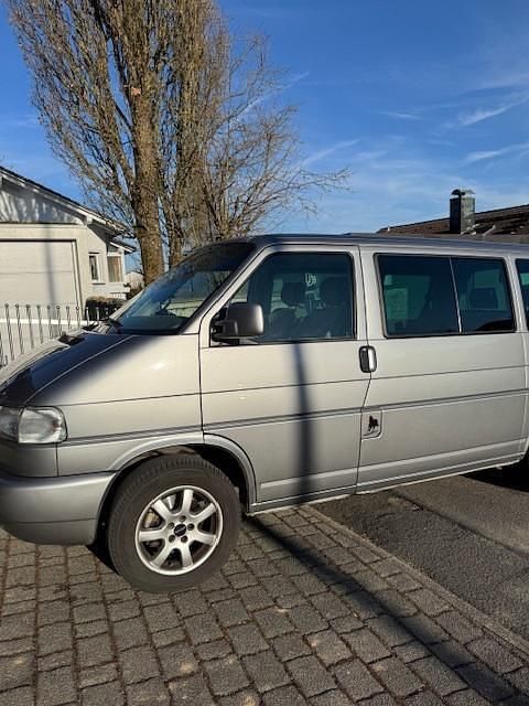 Second-hand VW Multivan 180 CP (132 kW) 2004 Argintiu Monovolum