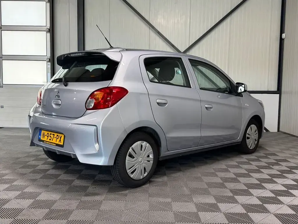 Gebraucht Mitsubishi Space Star 69 PS (50 kW) 2021 Grau Kleinwagen